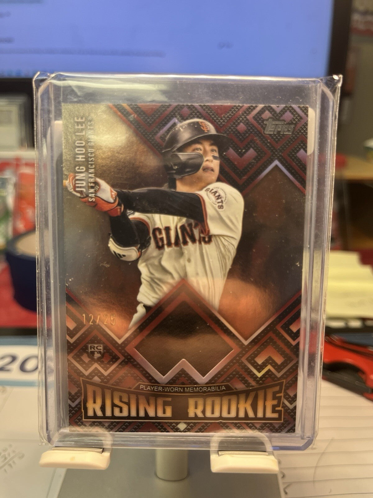 2024 Topps Update Rising Rookie Relic Jung Hoo Lee #RRR-JHL Red #/25 Giants