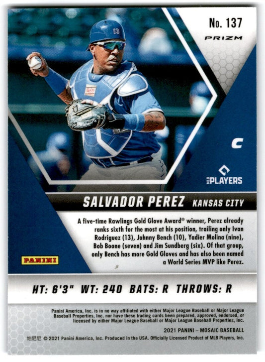 2021 Panini Mosaic Blue Reactive Prizm Salvador Perez Kansas City Royals #137