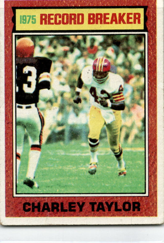 1976 Topps #8 Charley Taylor Washington Redskins