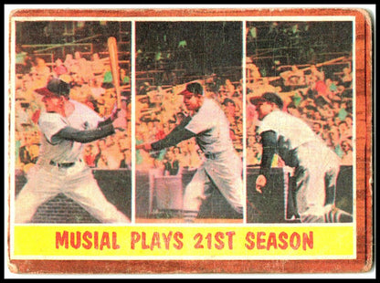1962 Topps #317 Musial Plays 21st Season St. Louis Cardinals