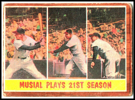 1962 Topps #317 Musial Plays 21st Season St. Louis Cardinals