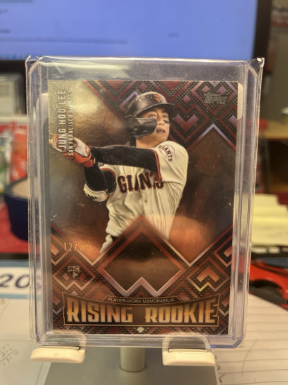 2024 Topps Update Rising Rookie Relic Jung Hoo Lee #RRR-JHL Red #/25 Giants