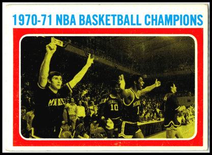 1971-72 Topps #137 1970-71 NBA Basketball Champions Milwaukee Bucks